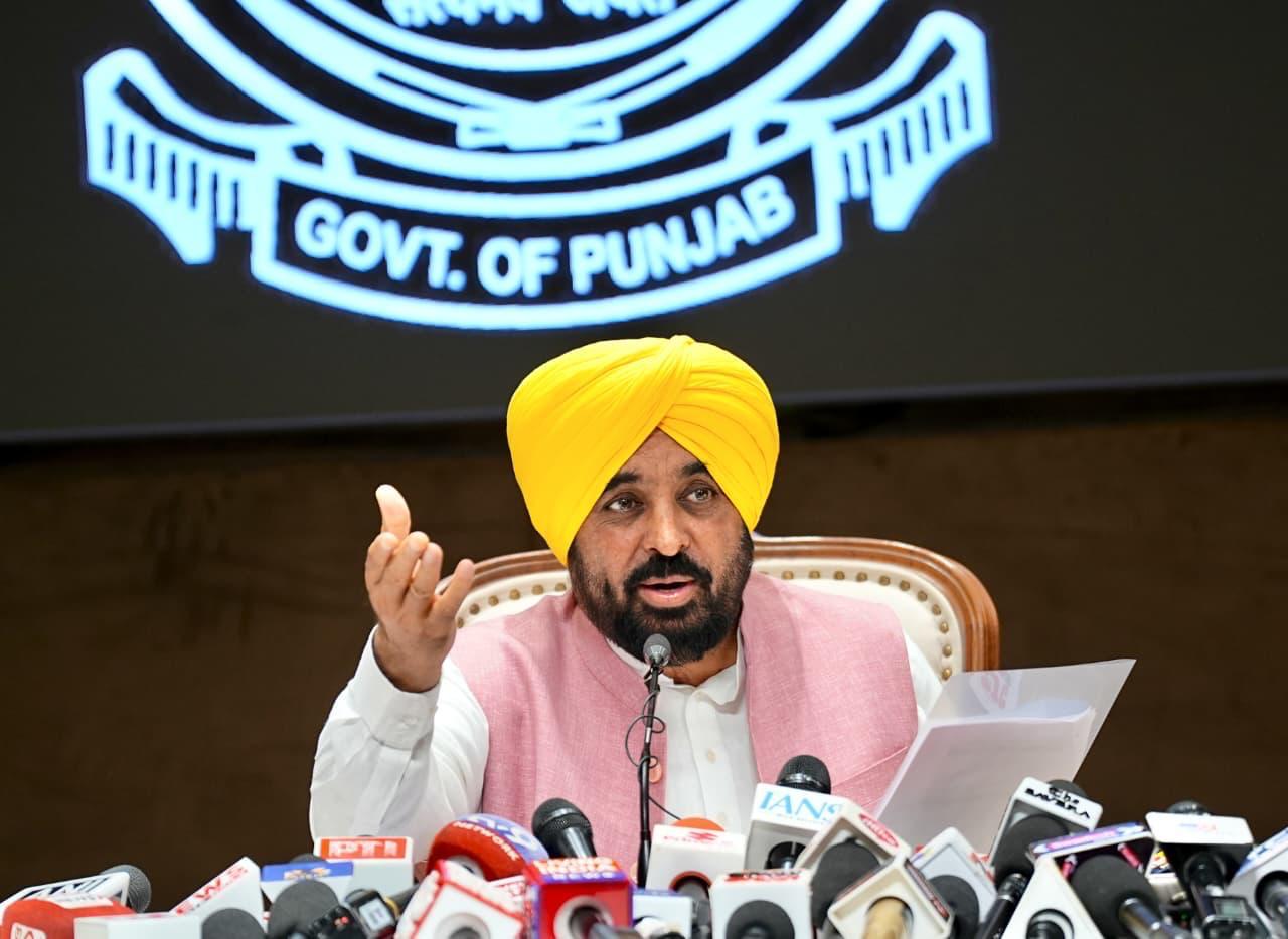 Punjab News: ON DIRECTIONS OF CM, COOPERATIVE DEPARTMENT CRACKDOWNS ON OFFICERS FOR SUPPLY OF SPURIOUS UREA